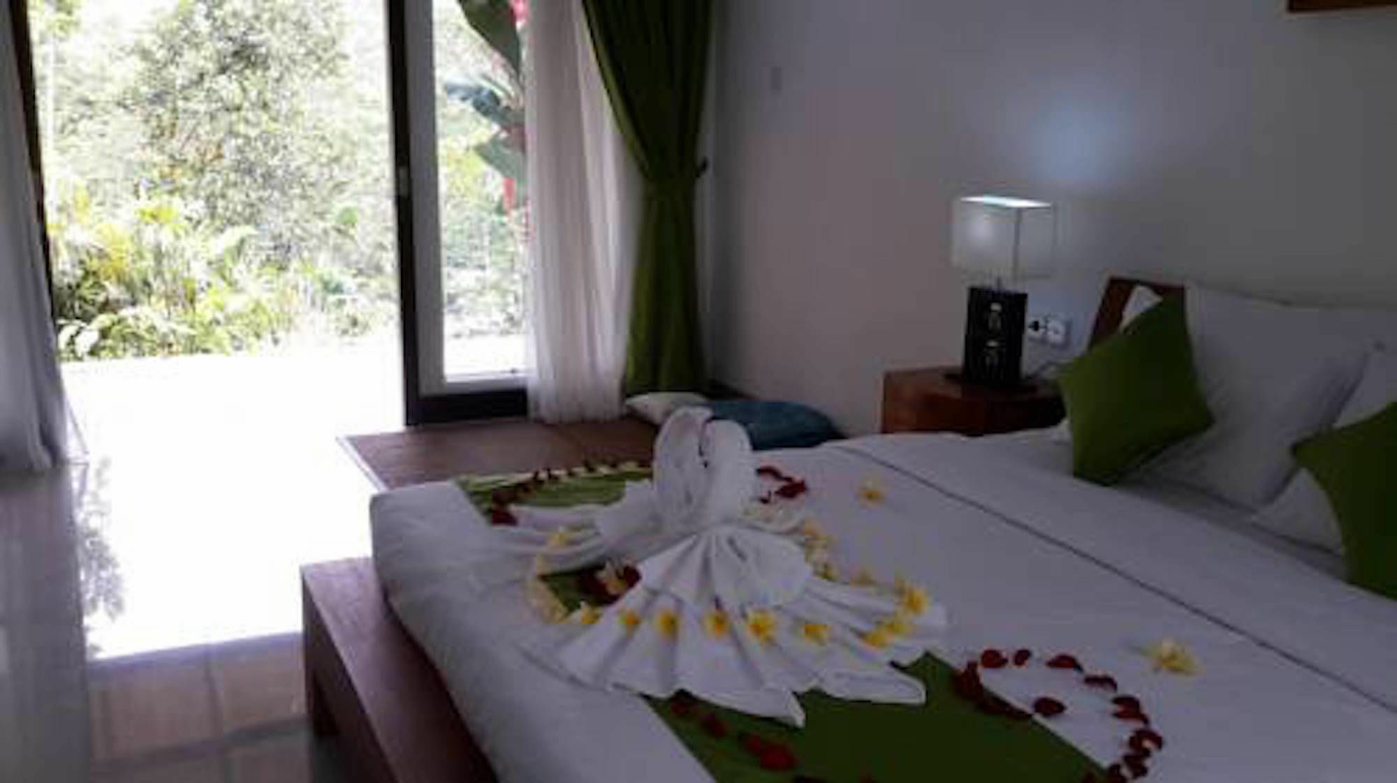 Baturiti The Aura Shanti Retreat מראה חיצוני תמונה